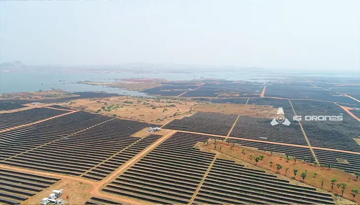 Top-Drone-Companies-in-India-Solar-Plant-Monitoring